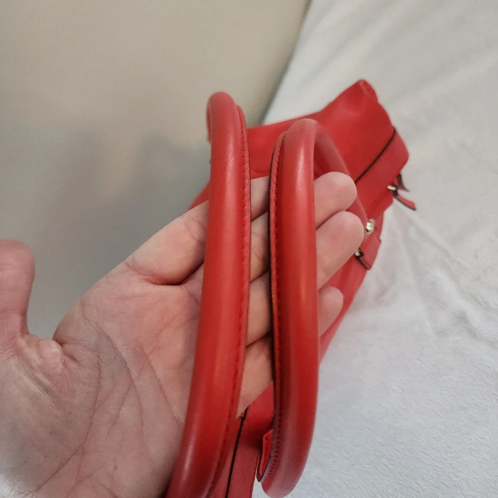 Red Kate Spade - Picture 3 of 12